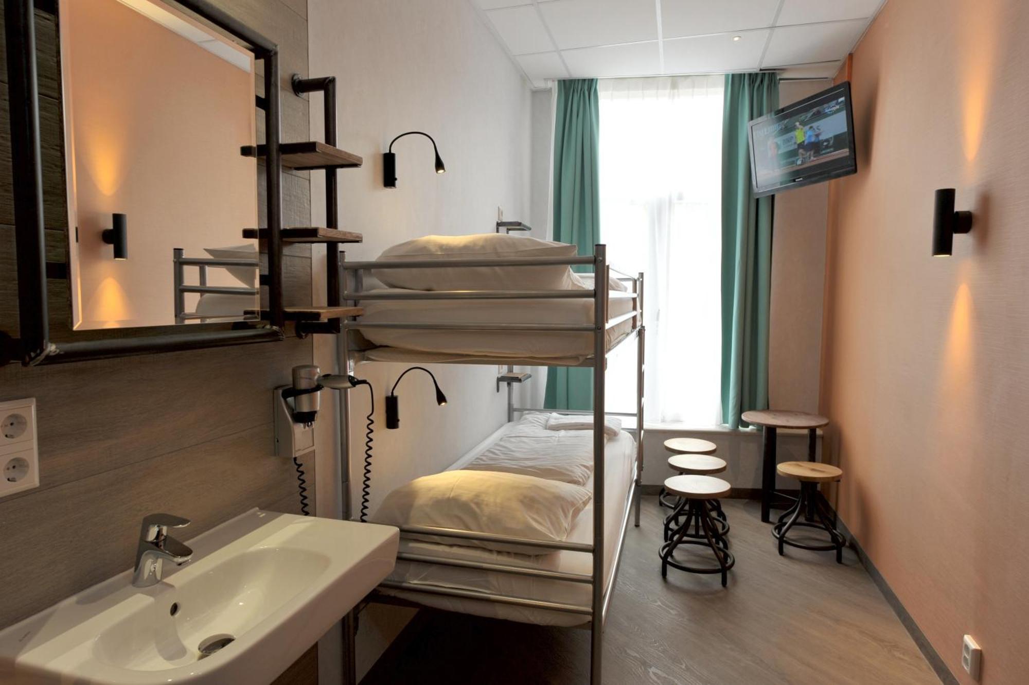 Twin Room with Shared Facilities